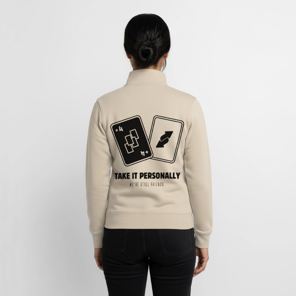 Draw Four – We’re Still Friends, unisex Sweatshirt-Jacke aus Bio-Baumwollgemisch - desert dust